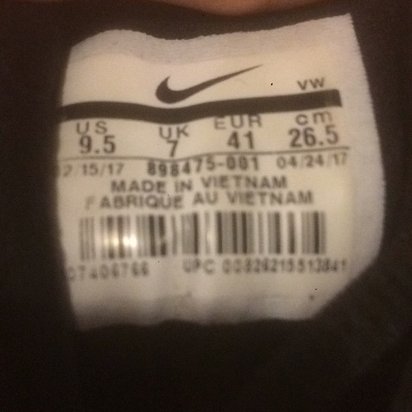 Nike basketball shoes - Picture 2 of 3